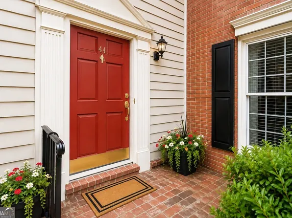 44 Mount Vernon Cir, Sandy Springs, GA 30338