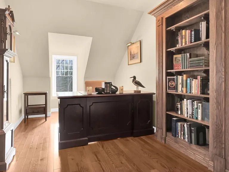 6 Beach Ave — Photo 22