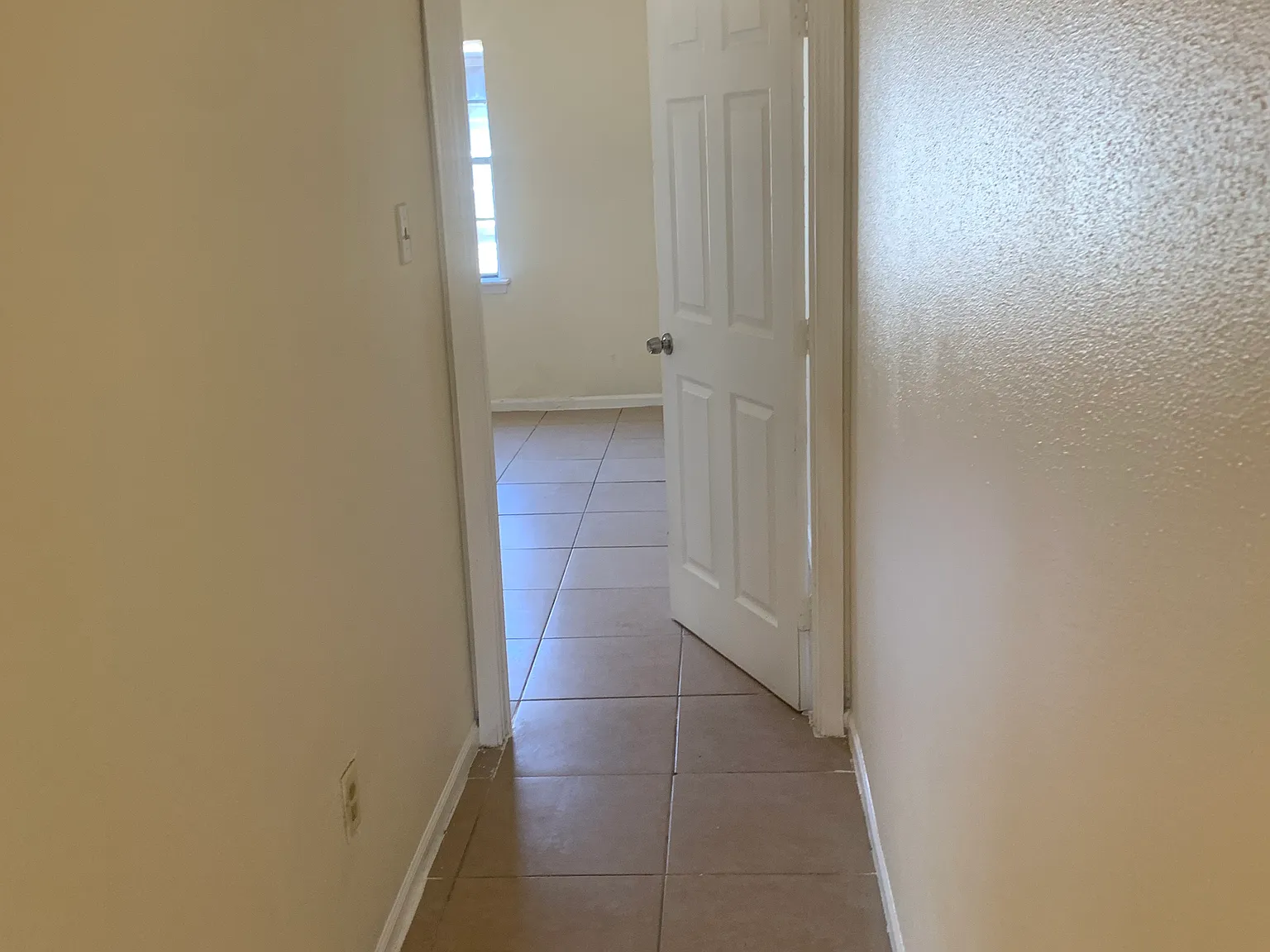 2 bed, 1.5 bath, 1150 sqft, $1,195 — Photo 4