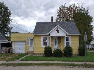 114 N Division St, Charleston, IL 61920