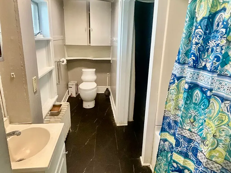 677 Jackson Ave #1 — Photo 8