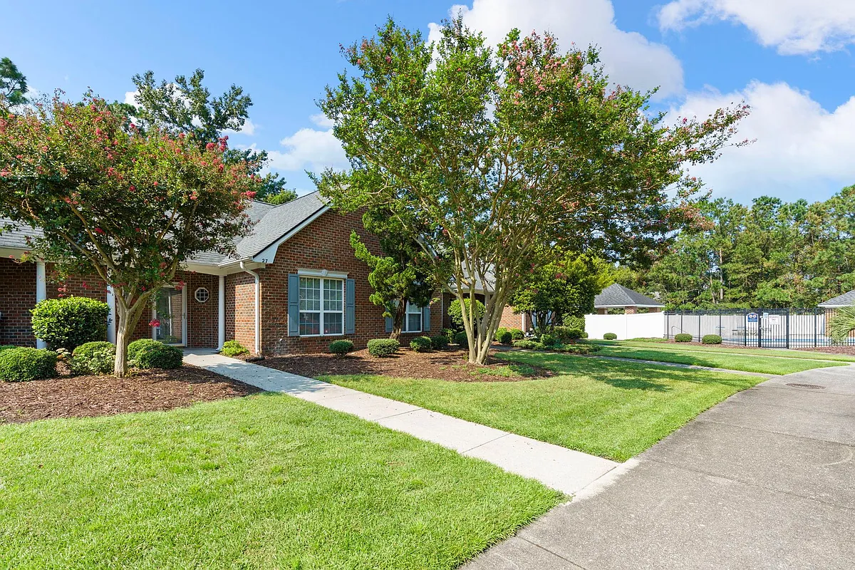 Building Photo - 1600 Sturdivant Dr #27