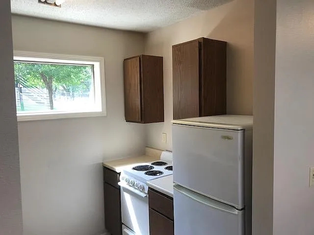 Studio, 400 sqft, $625 — Photo 3