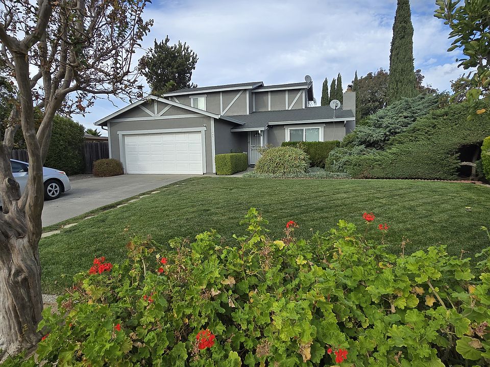 1st image of 606 Phillip Way