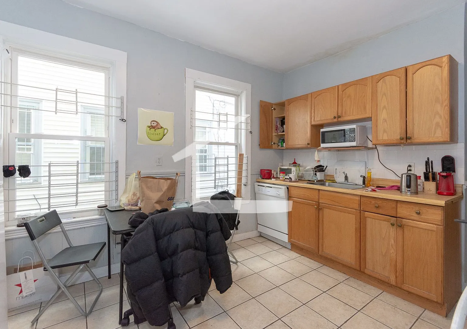 Packards Corner Apt w Large Rooms and Ht/HW Inc! Perfect for BU students — Photo 2