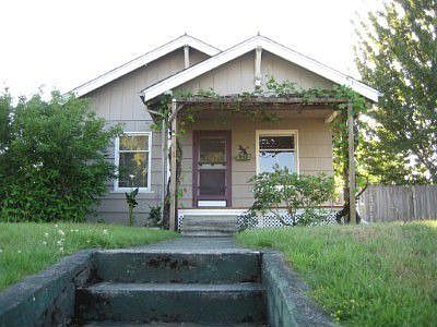 1st image of 915 Bethel St NE
