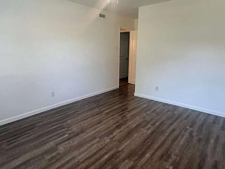 1113 Springwood Dr — Photo 19