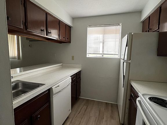 4th image of 1879 Turner Blvd #4