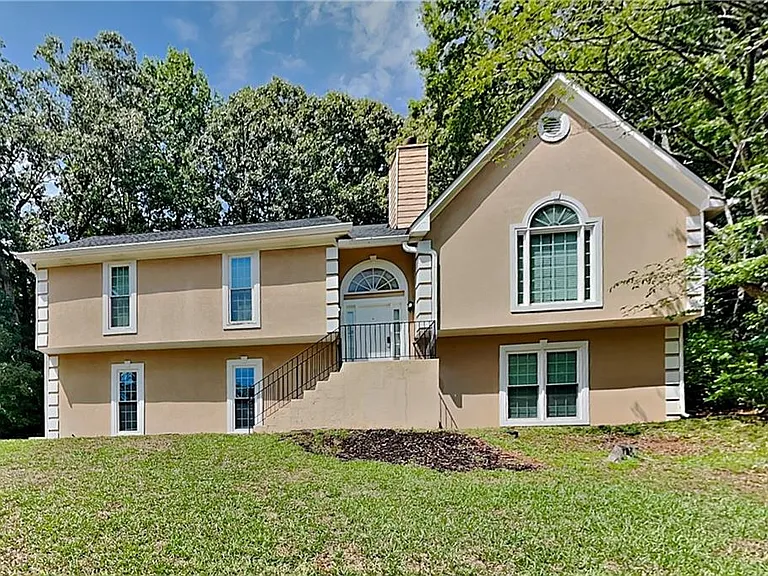 3912 Sharpel Ln NW — Photo 1