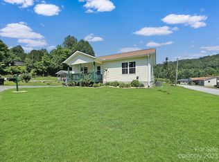 218 Old Turnpike Rd, Rosman, NC 28772