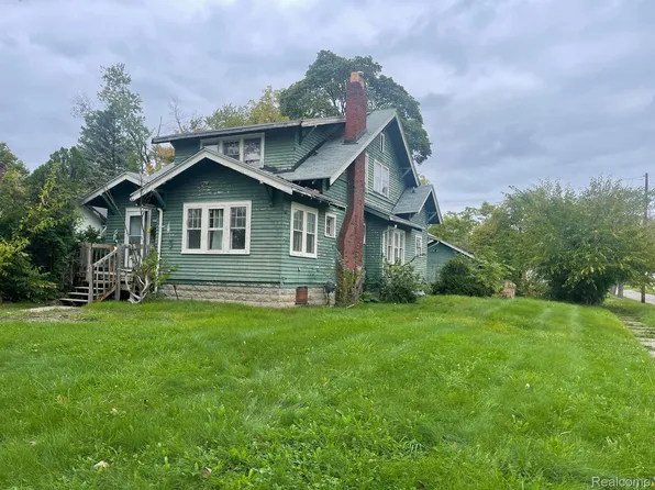 902 W Hamilton Ave, Flint, MI 48504