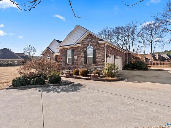 2nd image of 106 Buck Grass Cir