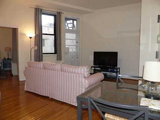 Rented by Immac Realty | media 33