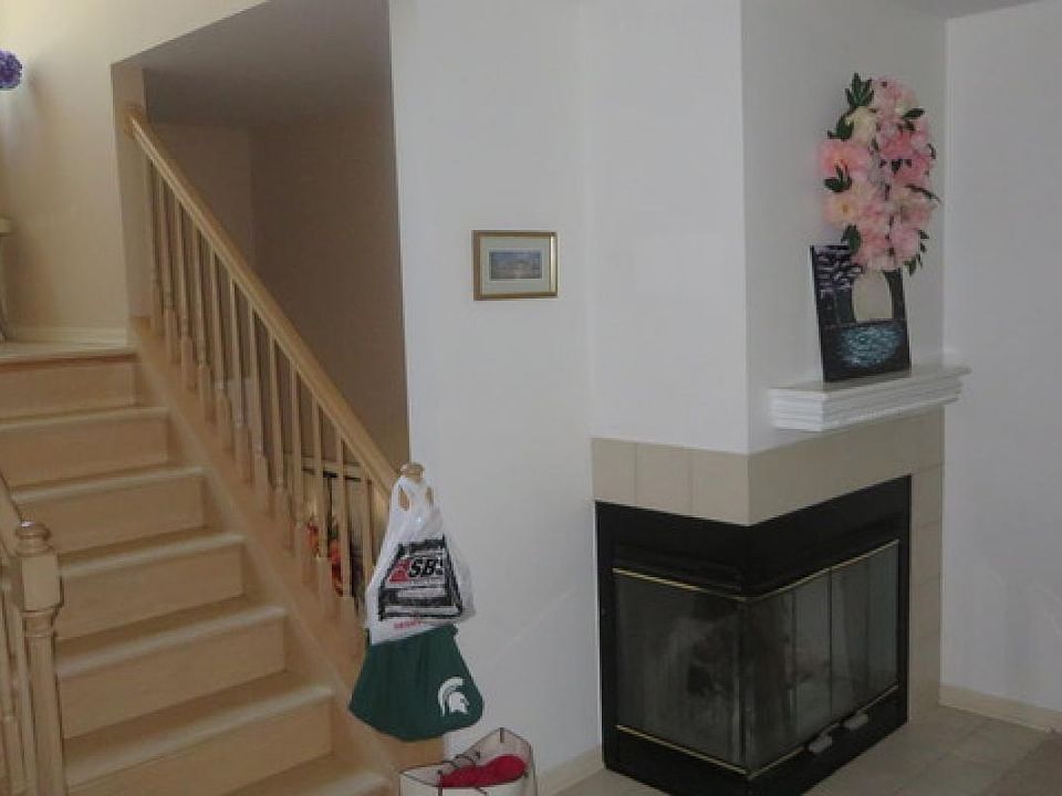 2nd image of 215 Thomas Dr