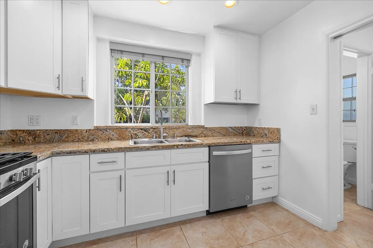 Building Photo - 463 S Crescent Dr