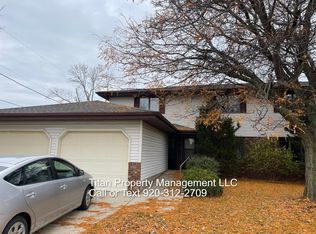1010A Tullar Ct, Neenah, WI 54956