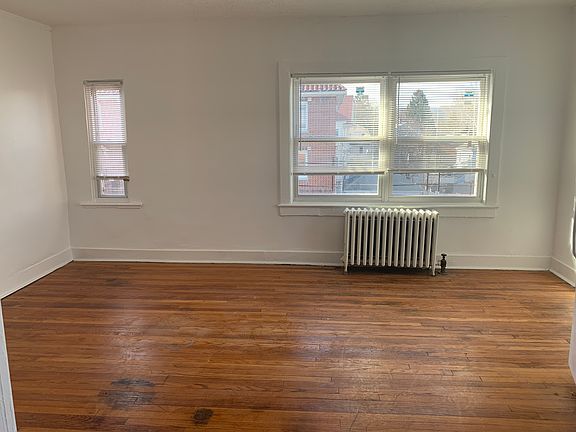 2nd image of 104 Purser Pl