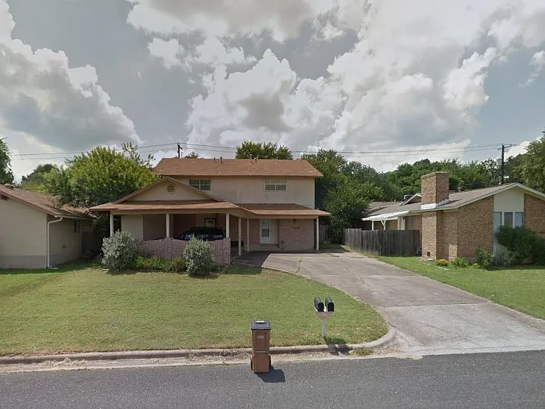 8104 Sonnet Ave — Photo 1