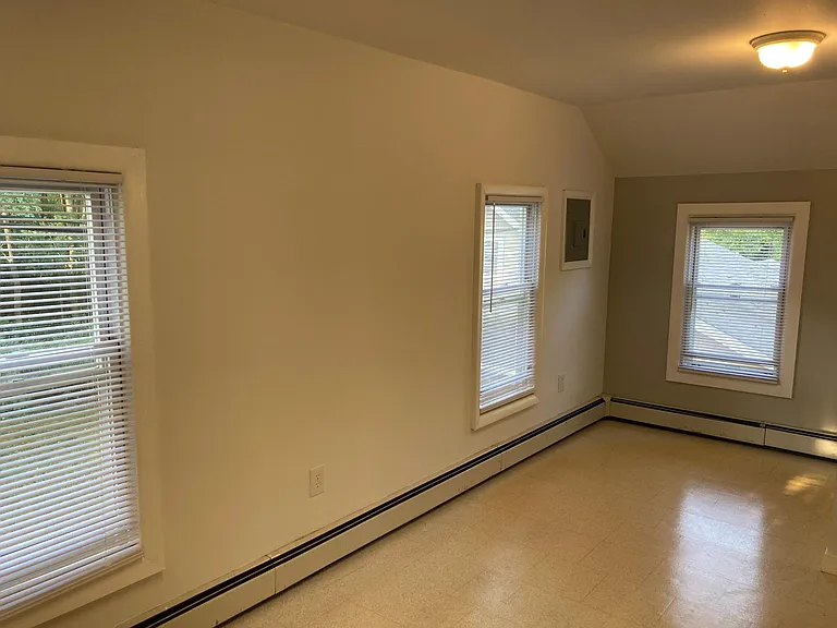 1117-1119 Milton Tpke — Photo 5
