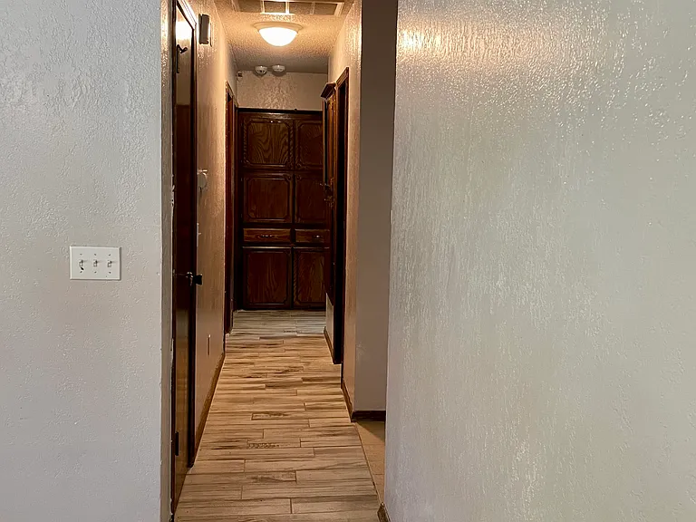 1000 Cottonwood Dr — Photo 3