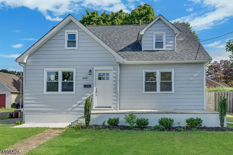 1308 Green St photo 1