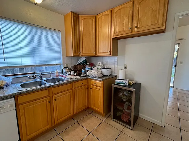 8189 Hemingway Dr — Photo 6