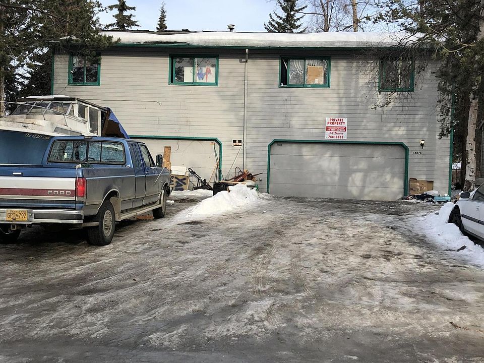 2nd image of 3807 Wilson St
