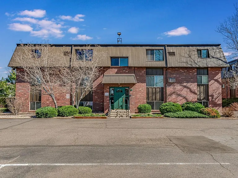 Woodridge Apartments — Photo 62
