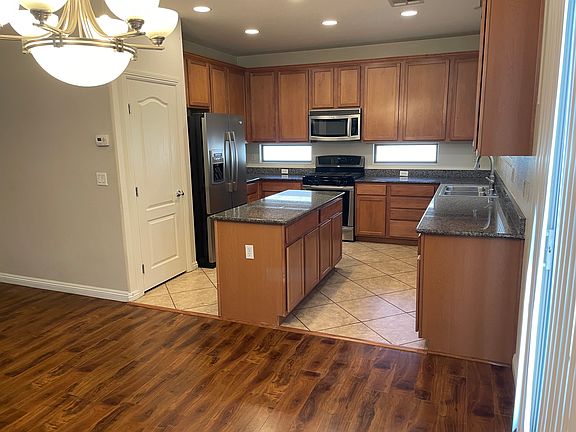 4th image of 5920 Altissimo St