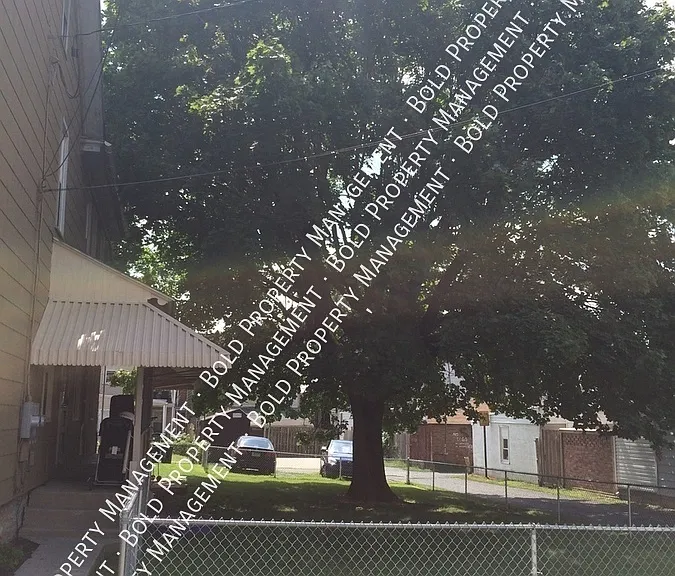118 Guilford St #B — Photo 11