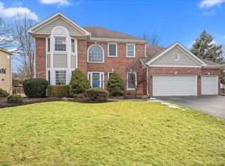 482 Bond Dr, Batavia, IL 60510