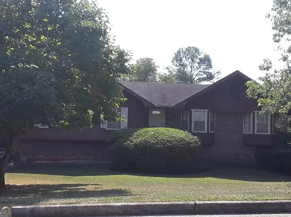 3299 Moravia Dr, Lithonia, GA 30038