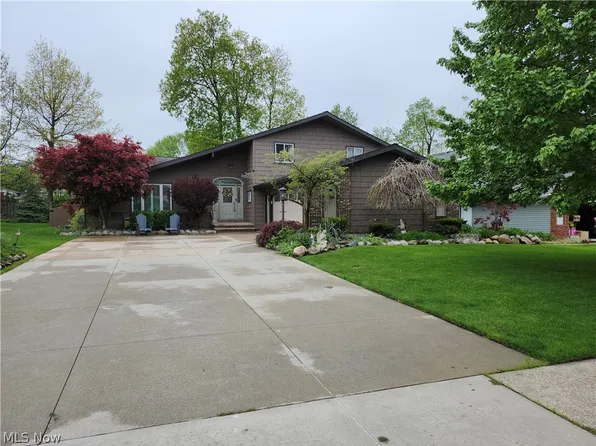 7680 Aldersyde Dr, Middleburg Heights, OH 44130