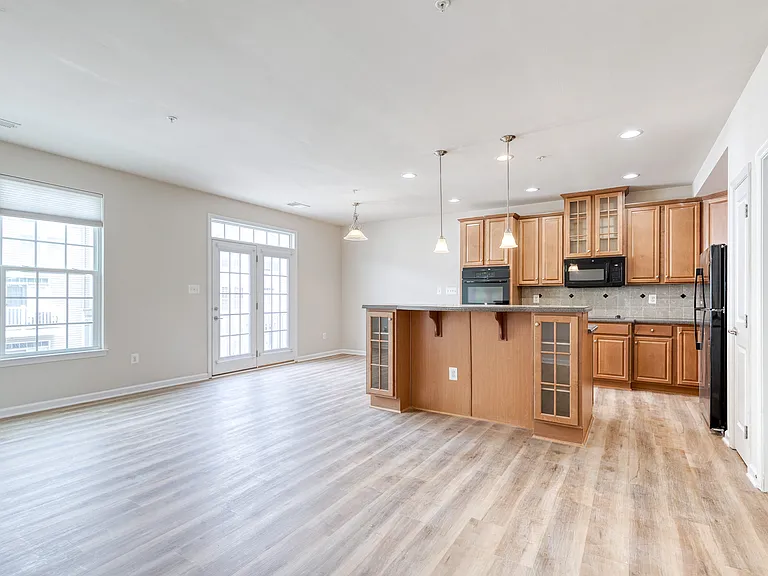 365 Chessington Dr — Photo 8