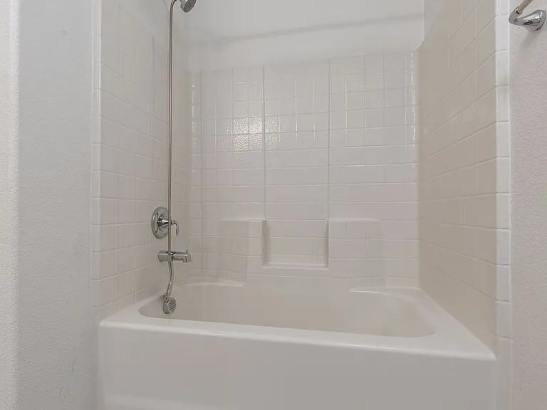 8045 Skye Foxx St — Photo 20