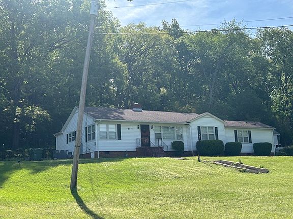 This home is walking distance to Whitesburg School and Whitesburg Baptist Church.