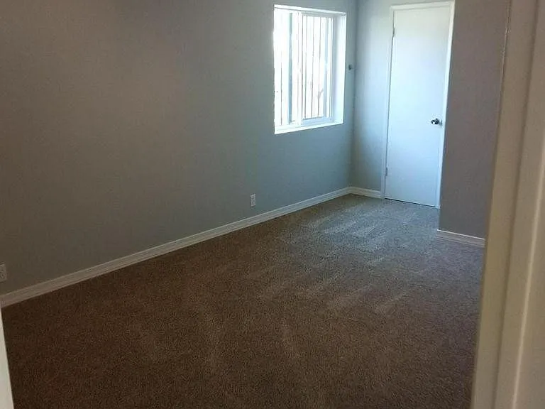 641 N Lesueur Cir — Photo 7