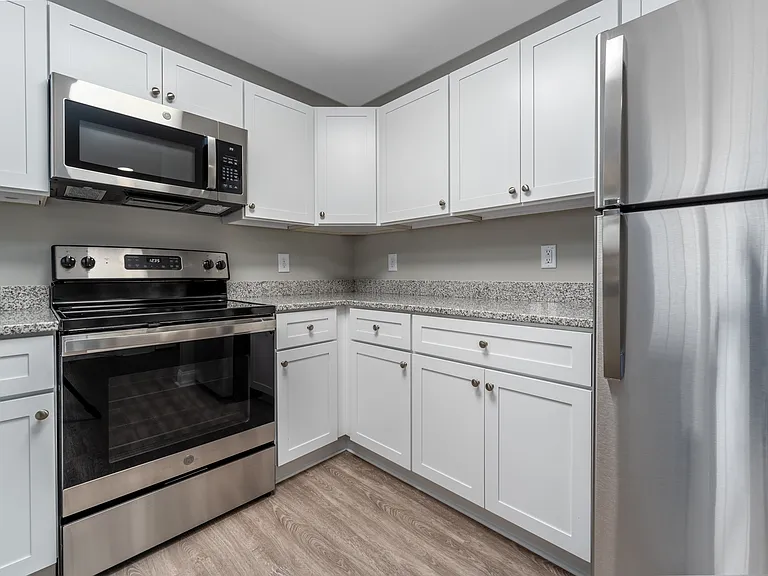 Stella's Place Apartments — Photo 10