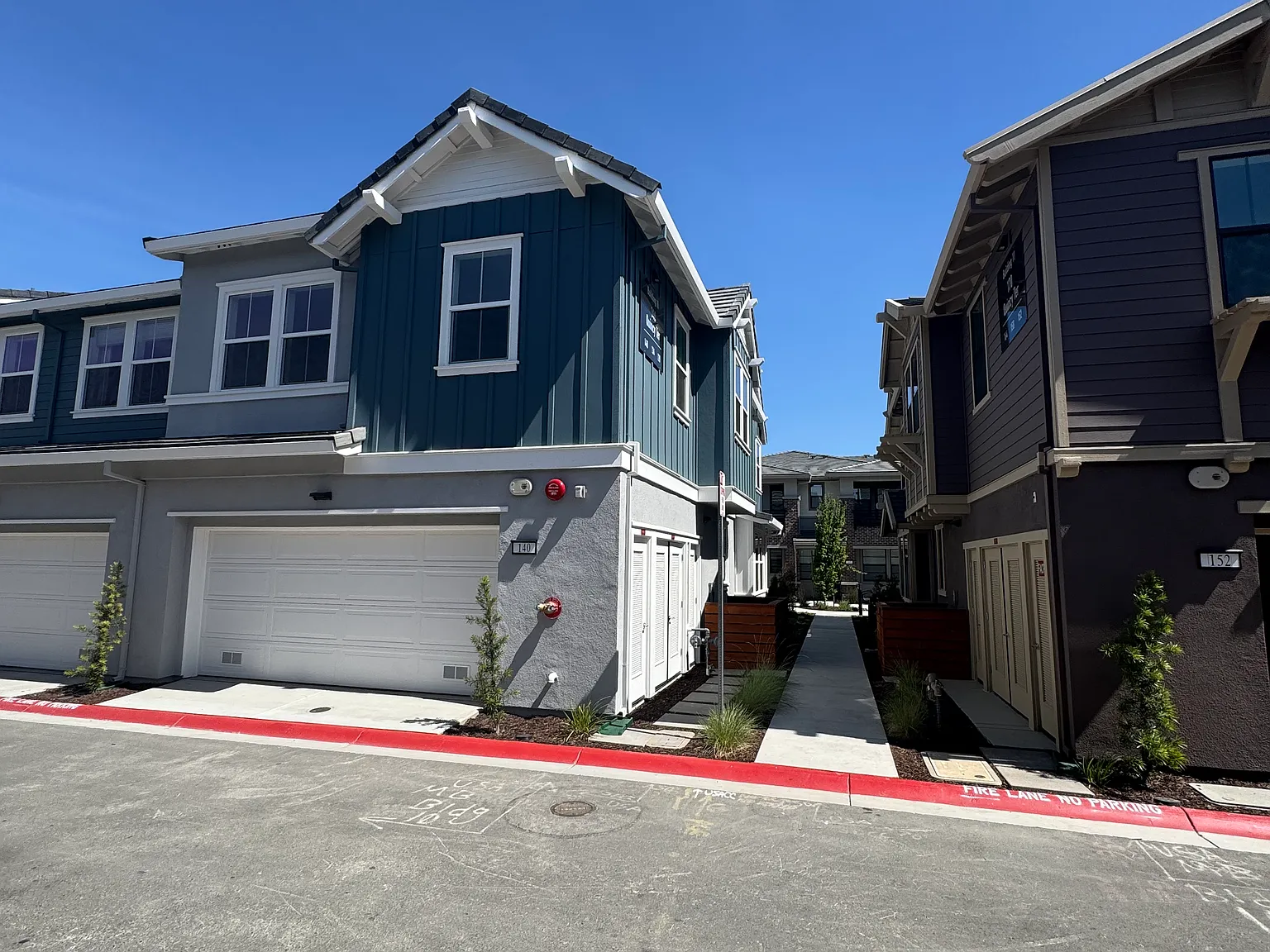4 bed, 2.5 bath, 1690 sqft, $4,950 — Photo 4
