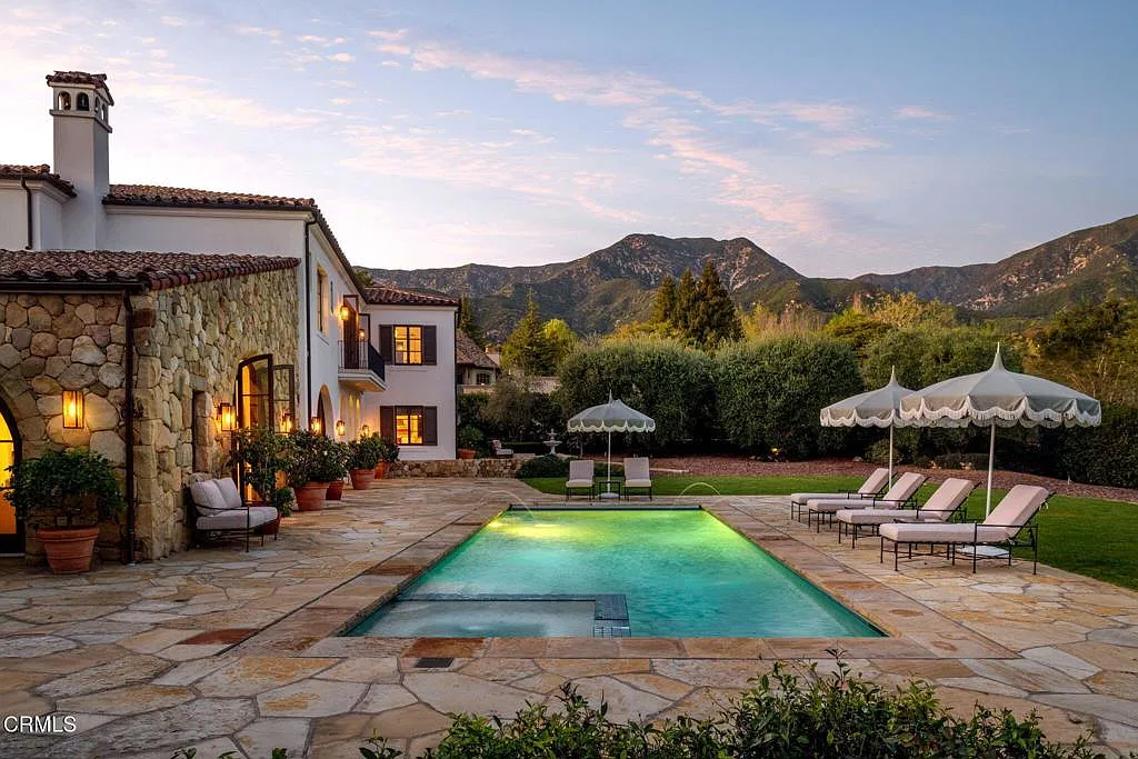 5 bed, 6.5 bath, 6416 sqft, $70,000 — Photo 4