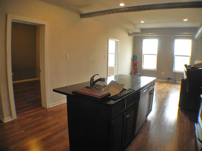 1509 W Girard Ave #10 — Photo 2