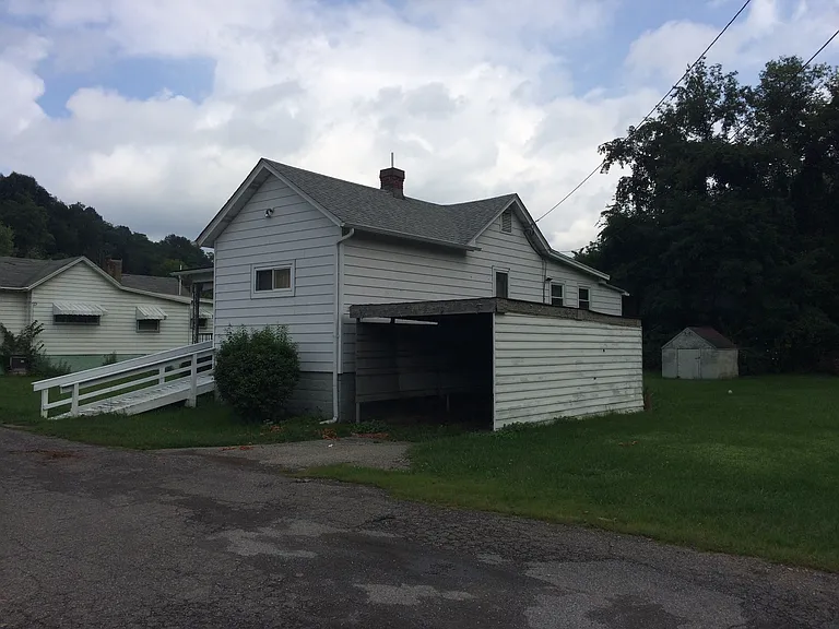 39 Amasa Ave — Photo 2