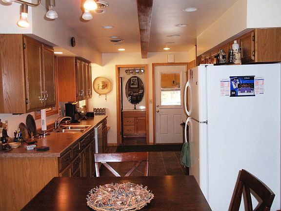 5th image of 927 Silver Lake Rd E #E