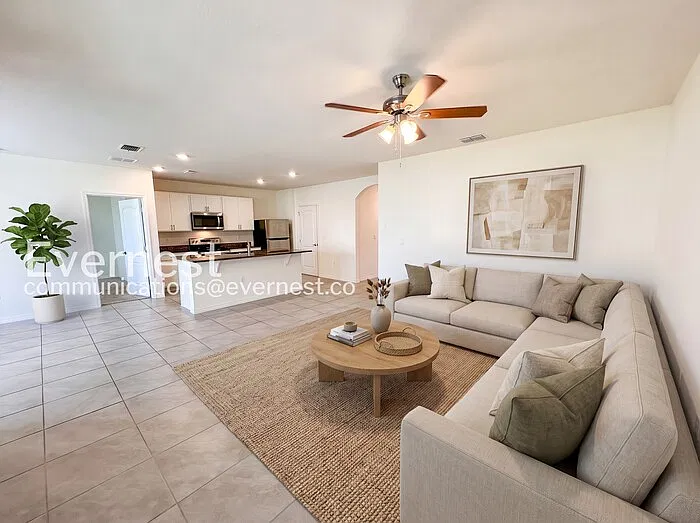 3 bed, 2.0 bath, 1672 sqft, $1,895 — Photo 3