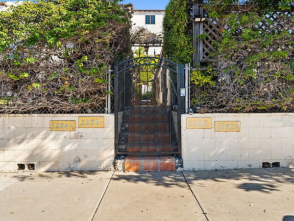3rd image of 2284 1/2 Congress St