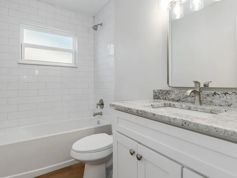 217 Montana Ave — Photo 17