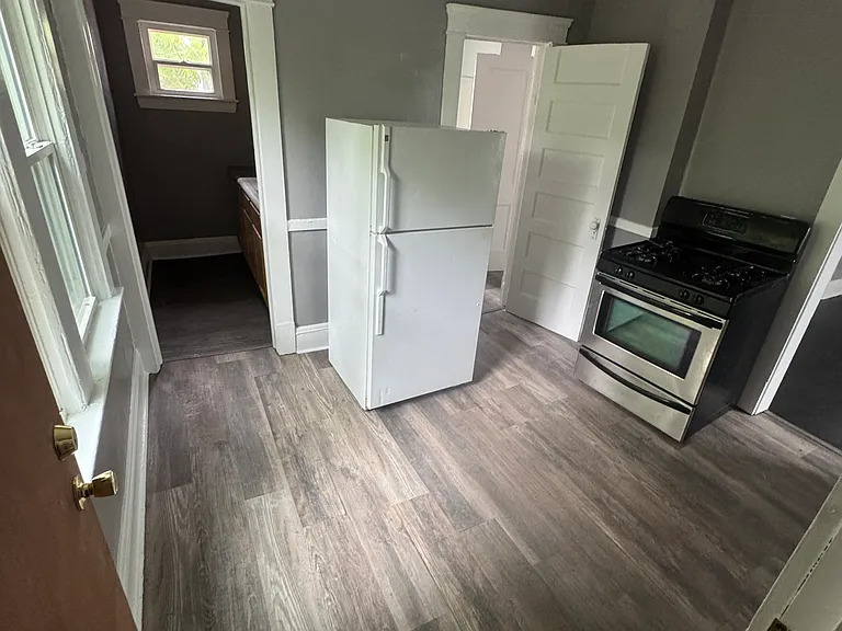 11823 Imperial Ave #2 — Photo 2