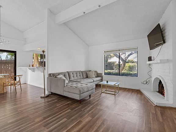 2nd image of 1326 Oak Terrace Ct APT 2