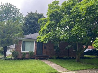 22150 Mauer St, Saint Clair Shores, MI, 48080