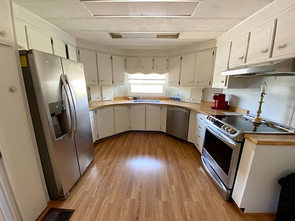3rd image of 28 Luana Ct
